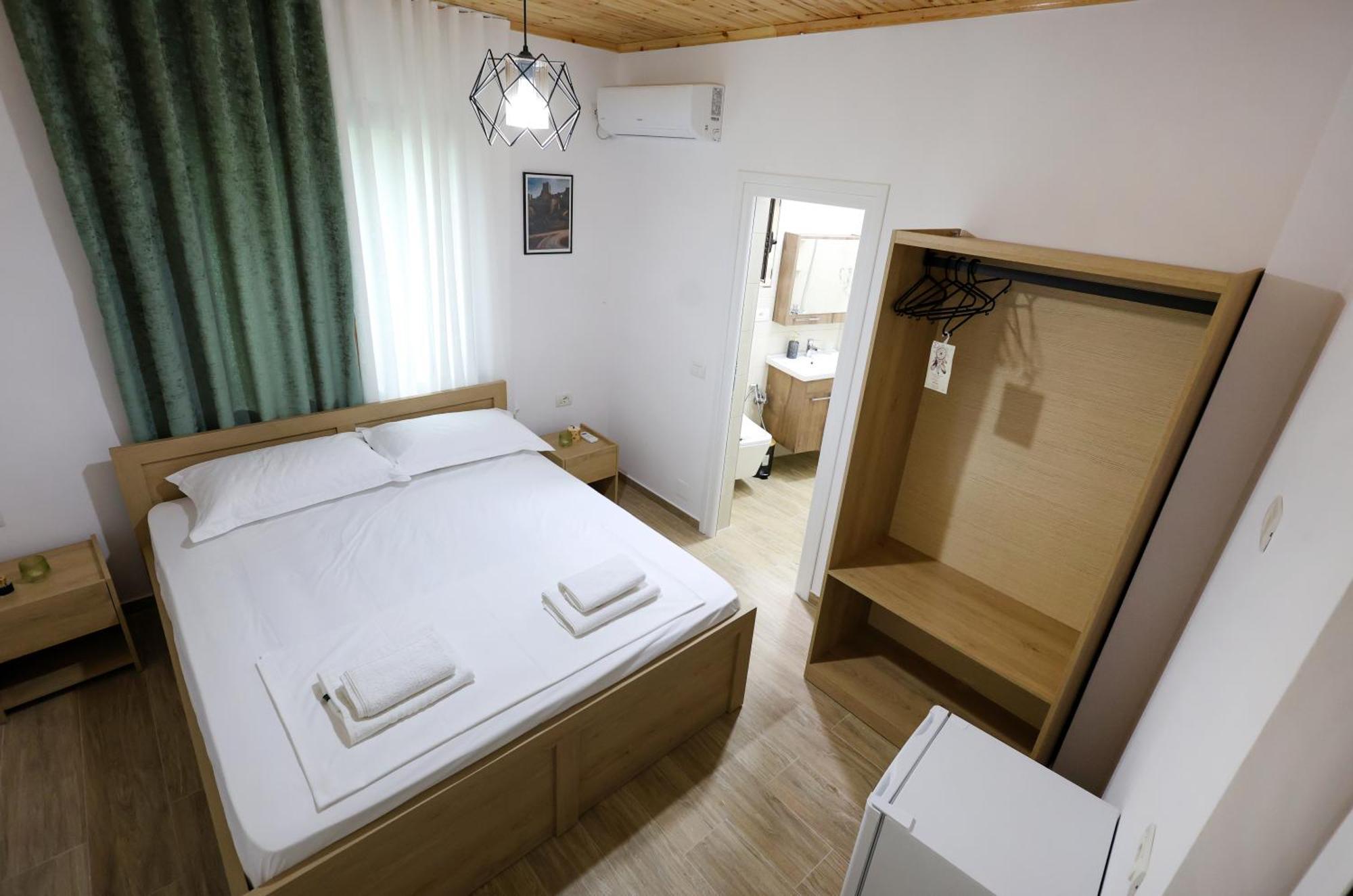 Hotel Vila Vreko B&B بيرات المظهر الخارجي الصورة