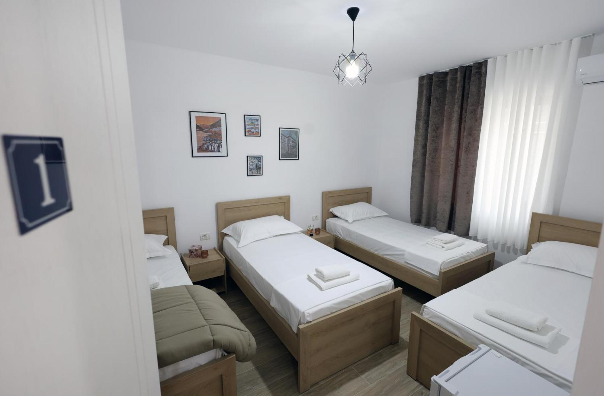 Hotel Vila Vreko B&B بيرات المظهر الخارجي الصورة