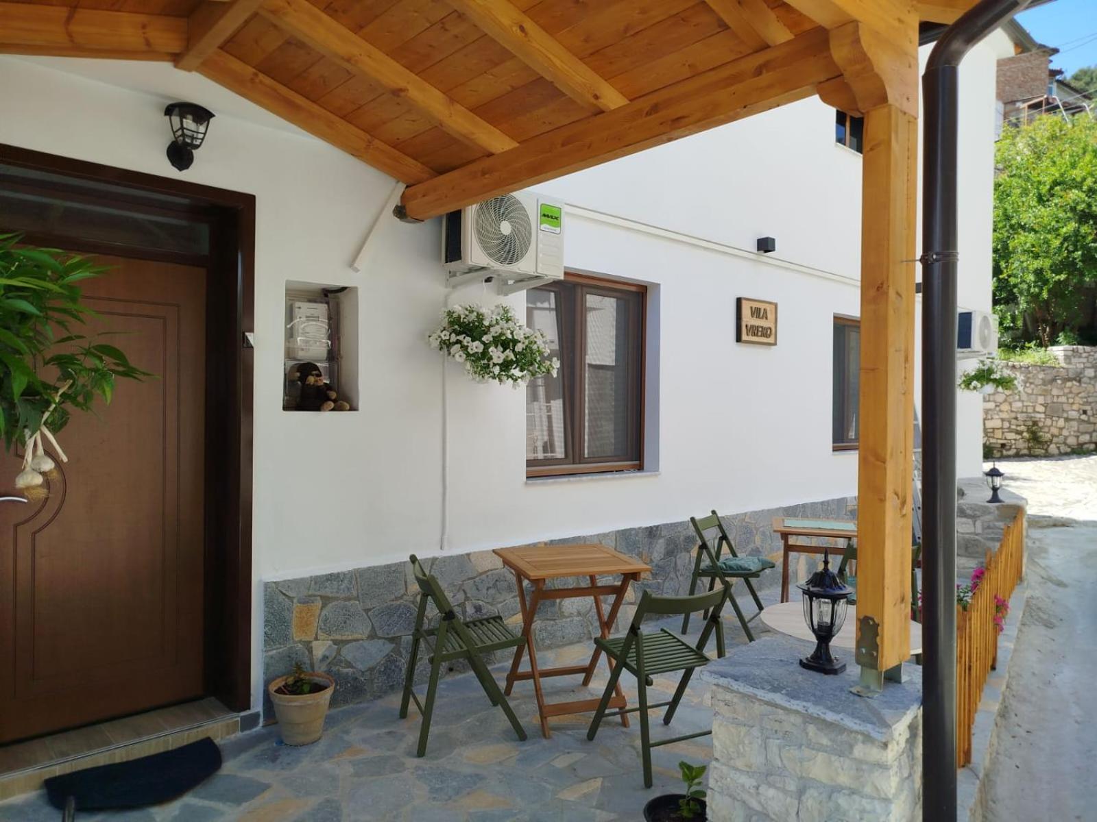 Hotel Vila Vreko B&B بيرات المظهر الخارجي الصورة